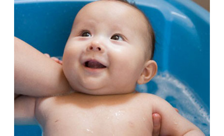 Cách chăm sóc bé bị chàm sữa