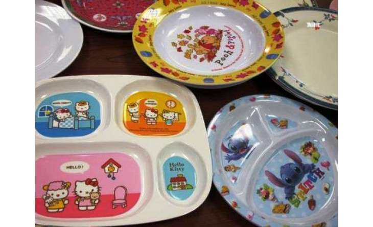 Chén dĩa nhựa melamine Trung Quốc bị cảnh báo chứa hóa chất độc hại