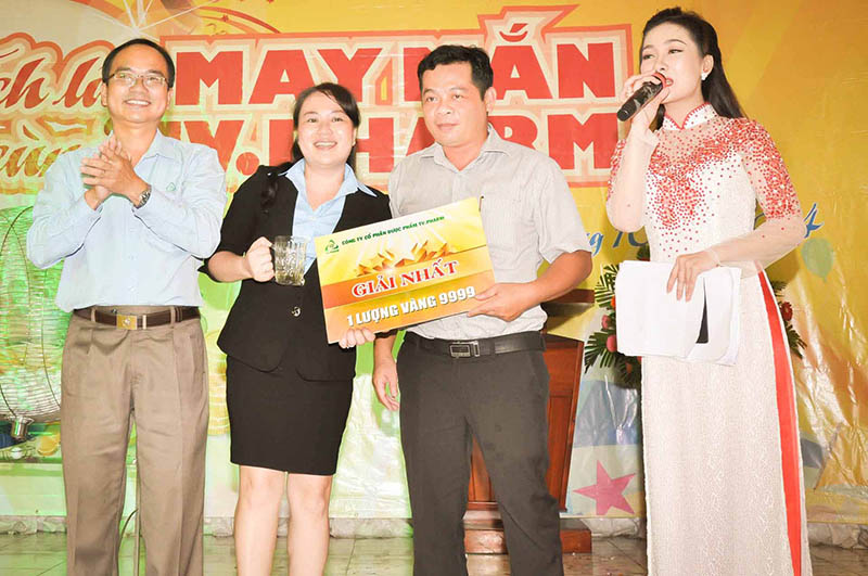 Khach hang nhan giai Nhat