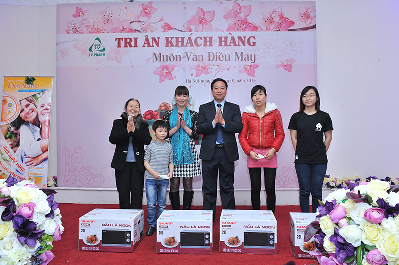 GD CN Ha Noi trao Giai Nhi