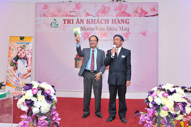 Khach hang tang tap tho