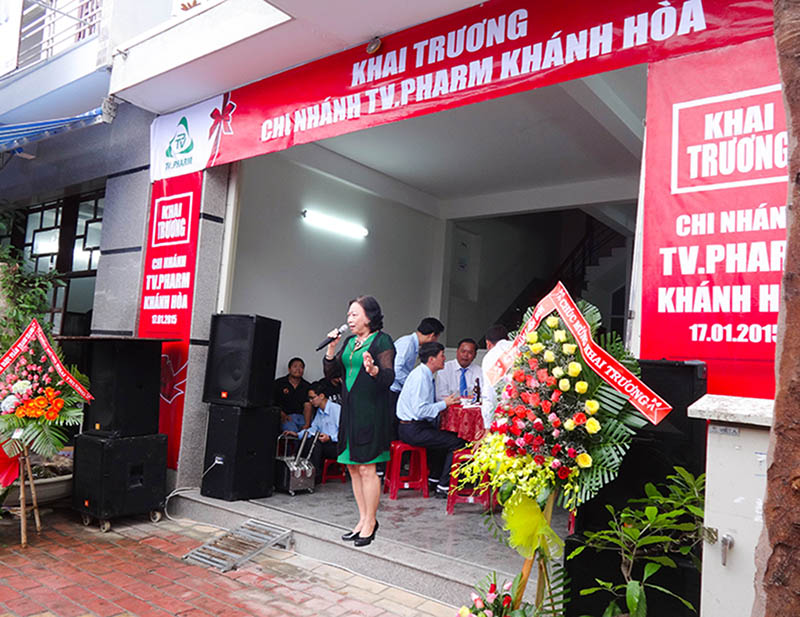 Khach hang tham gia van nghe